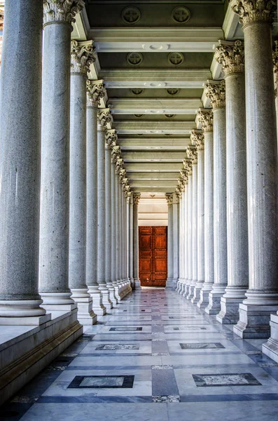 Corredor Com Colunas Pedra Altas Basílica San Paolo Roma Itália — Fotografia de Stock