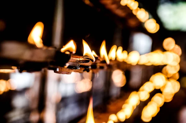 Fileiras Velas Acesas Templo Budista Kalutara Sri Lanka — Fotografia de Stock