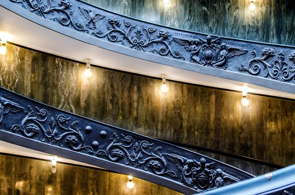 Escadas Museu Vaticano Iluminadas Por Lâmpadas — Fotografia de Stock