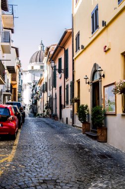 Castel Gondolfo küçük caddelerinden biri. Roma. İtalya.
