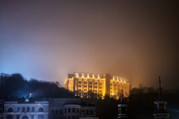 Министерство Иностранных Дел Украины Ночном Тумане — стоковое фото