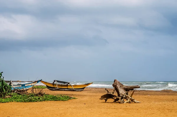 Łodzie Rybackie Plaży Nad Oceanem Kalutara Sri Lanka — Zdjęcie stockowe