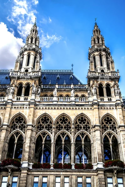 Prachtig Gebouw Van Het Stadhuis Van Wenen Tegen Blauwe Lucht — Stockfoto