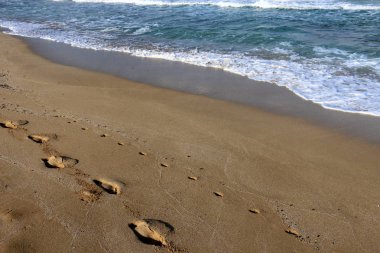 Kumdaki Kuzey İsrail ' Akdeniz'in kıyısında 