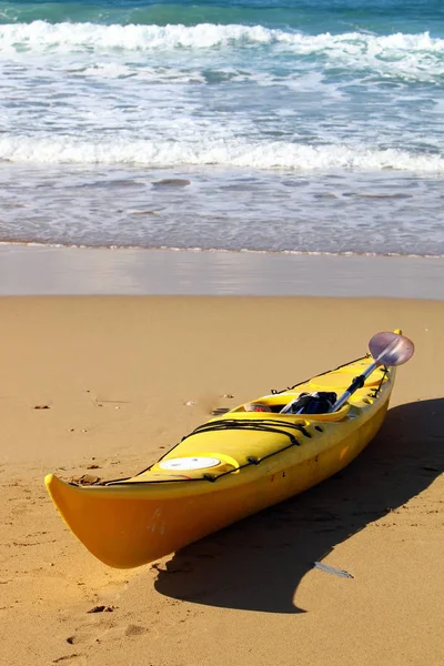 地中海沿岸的皮划艇 — 图库照片