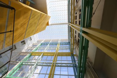 Bina geometrik inşaat metal ve cam 