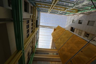 Bina geometrik inşaat metal ve cam 