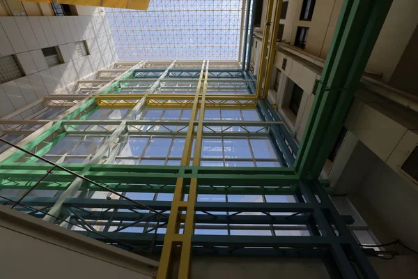 Bina geometrik inşaat metal ve cam 