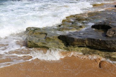 İsrail 'in kuzeyindeki Akdeniz kıyısında. 