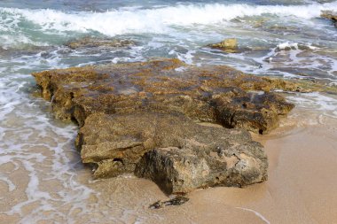 İsrail 'in kuzeyindeki Akdeniz kıyısında. 