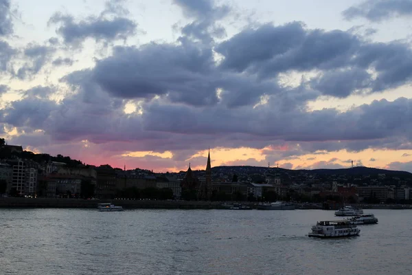 Zlaté Slunce Dunaji Maďarském Hlavním Městě Budapešti — Stock fotografie