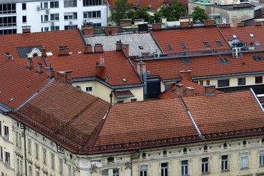 Ljubljana, Slovenya başkenti şehir kiremitli çatıları