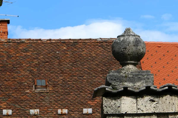 スロベニアの首都リュブリャナ市内の瓦の屋根 — ストック写真