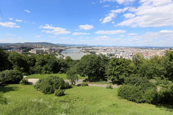 Från Kullen Gellrt Kan Donau Och Budapest Ungerns Huvudstad — Stockfoto