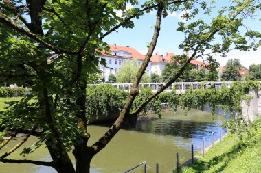 Merkezi Ljubljana, Slovenya başkenti Ljubljanica nehir akar 