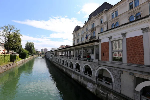 Merkezi Ljubljana, Slovenya başkenti Ljubljanica nehir akar 