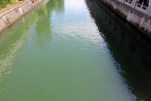 Merkezi Ljubljana, Slovenya başkenti Ljubljanica nehir akar 