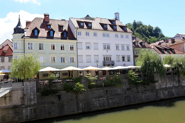 Merkezi Ljubljana, Slovenya başkenti Ljubljanica nehir akar 