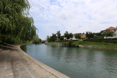 Merkezi Ljubljana, Slovenya başkenti Ljubljanica nehir akar 
