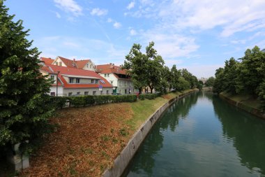 Merkezi Ljubljana, Slovenya başkenti Ljubljanica nehir akar 