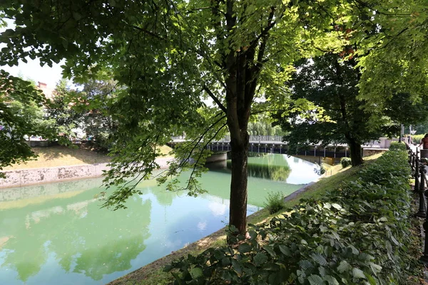 Ljubljanica Stroomt Door Het Centrum Van Ljubljana Hoofdstad Van Slovenië — Stockfoto