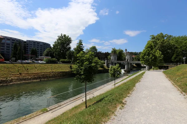 Rio Liubliana Atravessa Centro Liubliana Capital Eslovênia — Fotografia de Stock