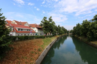 Merkezi Ljubljana, Slovenya başkenti Ljubljanica nehir akar 