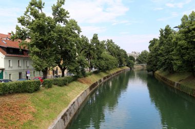 Merkezi Ljubljana, Slovenya başkenti Ljubljanica nehir akar 