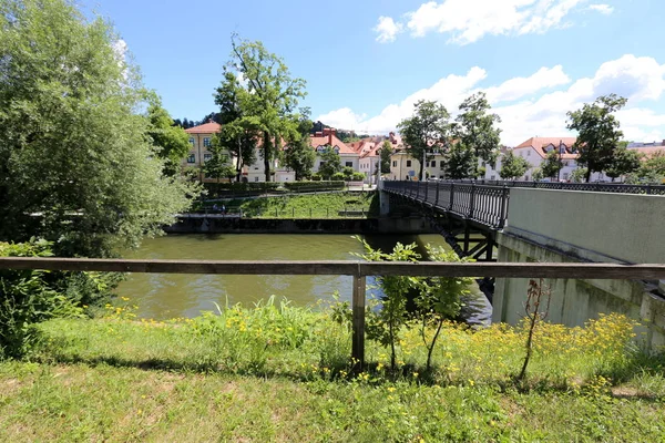 Merkezi Ljubljana, Slovenya başkenti Ljubljanica nehir akar 