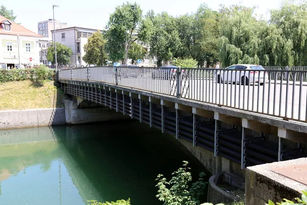 Floden Ljubljanica Flyter Genom Centrala Ljubljana Huvudstad Slovenien — Stockfoto