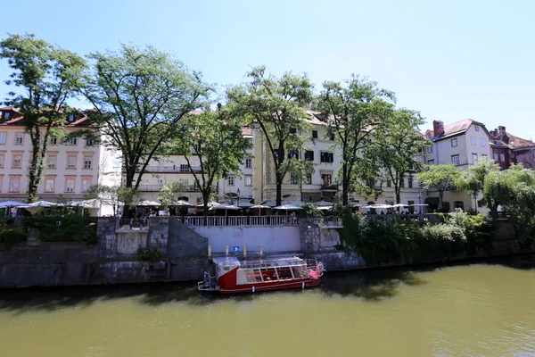 Merkezi Ljubljana, Slovenya başkenti Ljubljanica nehir akar 