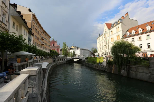 Merkezi Ljubljana, Slovenya başkenti Ljubljanica nehir akar 