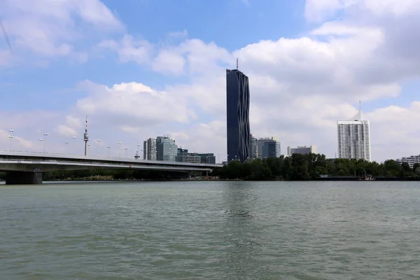 老多瑙河在维也纳奥地利的首都 — 图库照片