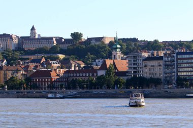 Budapeşte Macaristan, Tuna Nehri kıyısında bir şehir başkentidir 