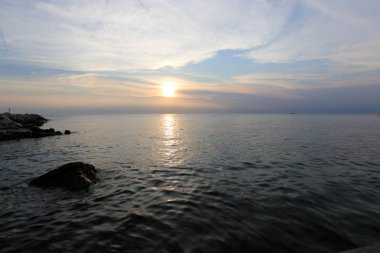 günbatımı şehir Piran, Slovenya, Adriyatik kıyısındaki Istria Yarımadası üzerinde. 
