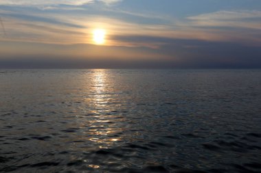 günbatımı şehir Piran, Slovenya, Adriyatik kıyısındaki Istria Yarımadası üzerinde. 