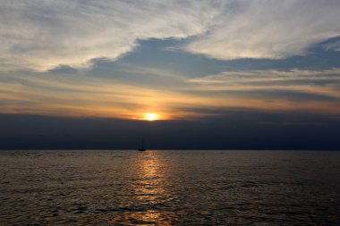 günbatımı şehir Piran, Slovenya, Adriyatik kıyısındaki Istria Yarımadası üzerinde. 