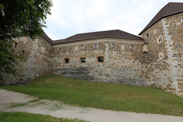 Castillo Liubliana Una Fortaleza Medieval Una Colina Con Vistas Ciudad — Foto de Stock