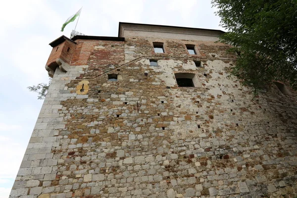 Castillo Liubliana Una Fortaleza Medieval Una Colina Con Vistas Ciudad — Foto de Stock