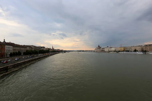 Passeggiata Serale Barca Sul Danubio Nella Città Budapest — Foto Stock