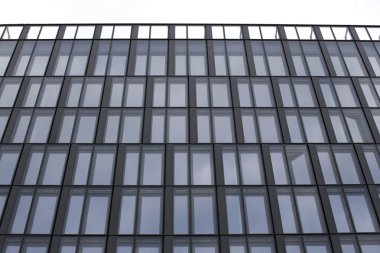 sokaklarda büyük şehir ve doğadaki geometrik figürler 