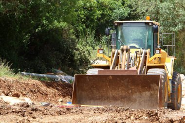 insan ve çalışma araçları iş yeri 