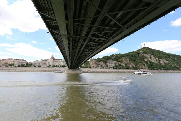 Brug Een Kunstmatige Constructie Gebouwd Een Obstakel — Stockfoto