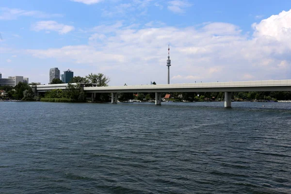 Puente Una Estructura Artificial Erigida Sobre Obstáculo — Foto de Stock