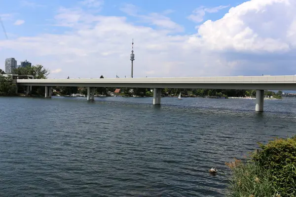 Puente Una Estructura Artificial Erigida Sobre Obstáculo — Foto de Stock