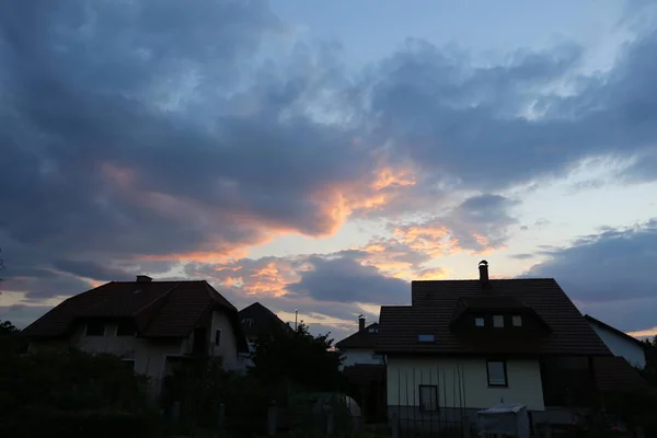 スロベニアの首都リュブリャナ市内の朝の空 — ストック写真