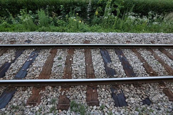 Eisenbahnstrecke Straße Mit Führungsschiene Und Schwellen — Stockfoto