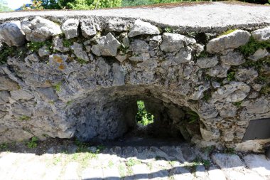 taş ve beton eski bir kale duvarına ortress 