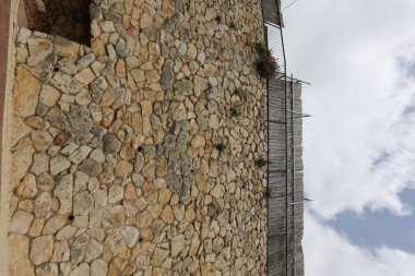 taş ve beton eski bir kale duvarına ortress 