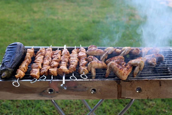 Carne Legumes São Assados Carvão Carvão Quente — Fotografia de Stock